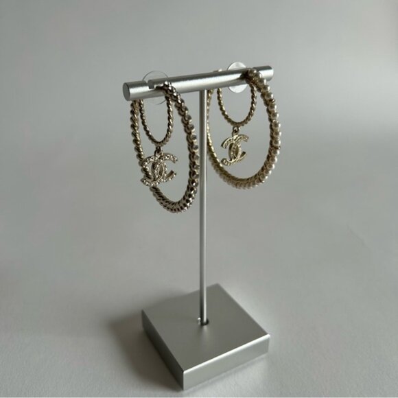 Chanel 2020 Crystal & Faux Pearl Mismatch Hoop Earrings - Picture 4 of 13
